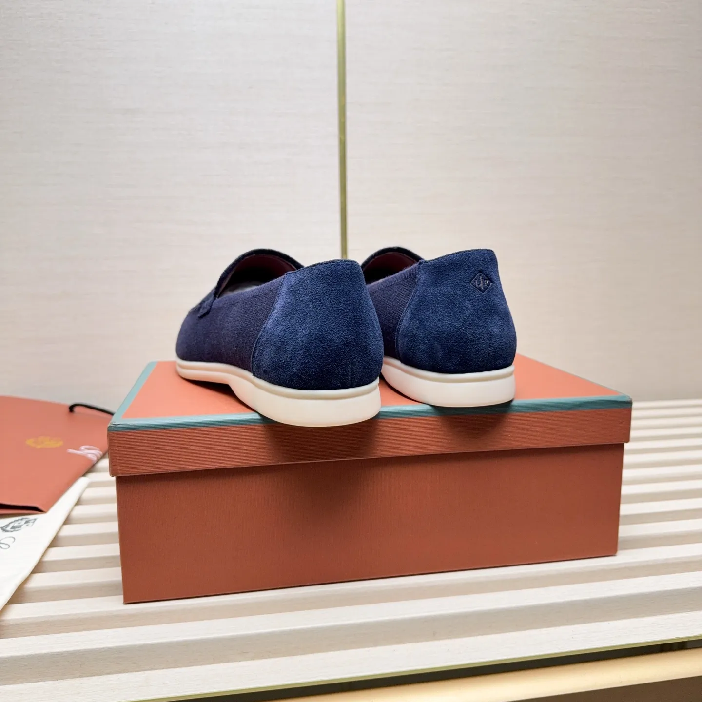 Men's Men's Shoes 💰400 Loro PIana moccasins are made of wish wool fabric. The upper is made of knitted fabric, made on a loom, and then attached to a rubber sole. The Rain System's water-repellent treatment enhances the shoe's functional design, while the suede details give the shoe a sense of elegance and sophistication. Made from Wish, fine wool from Australian and New Zealand Merino sheep
